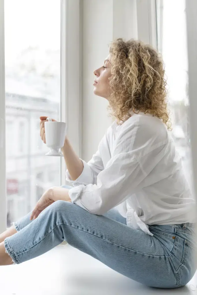 Persona descansando y recuperándose durante una baja por ansiedad